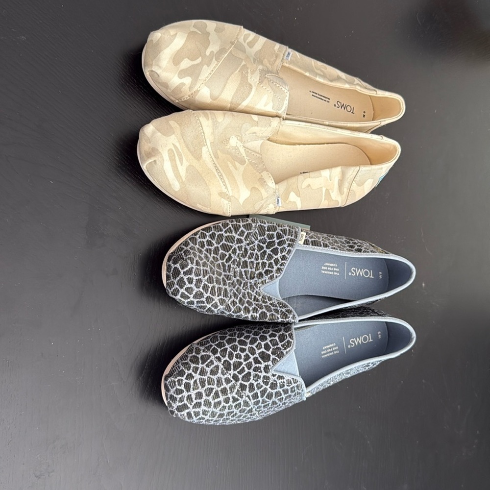 Set of 2 women’s size 9 Toms classics. Both have never worn,  one is NWT.